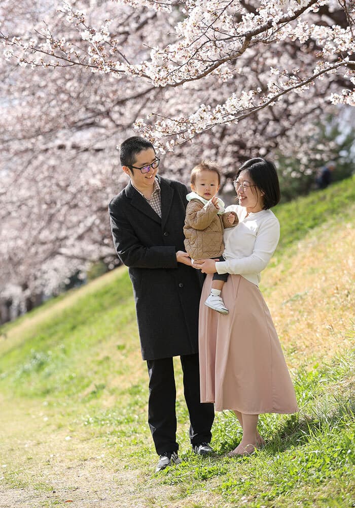 桜で入学記念のロケーション撮影